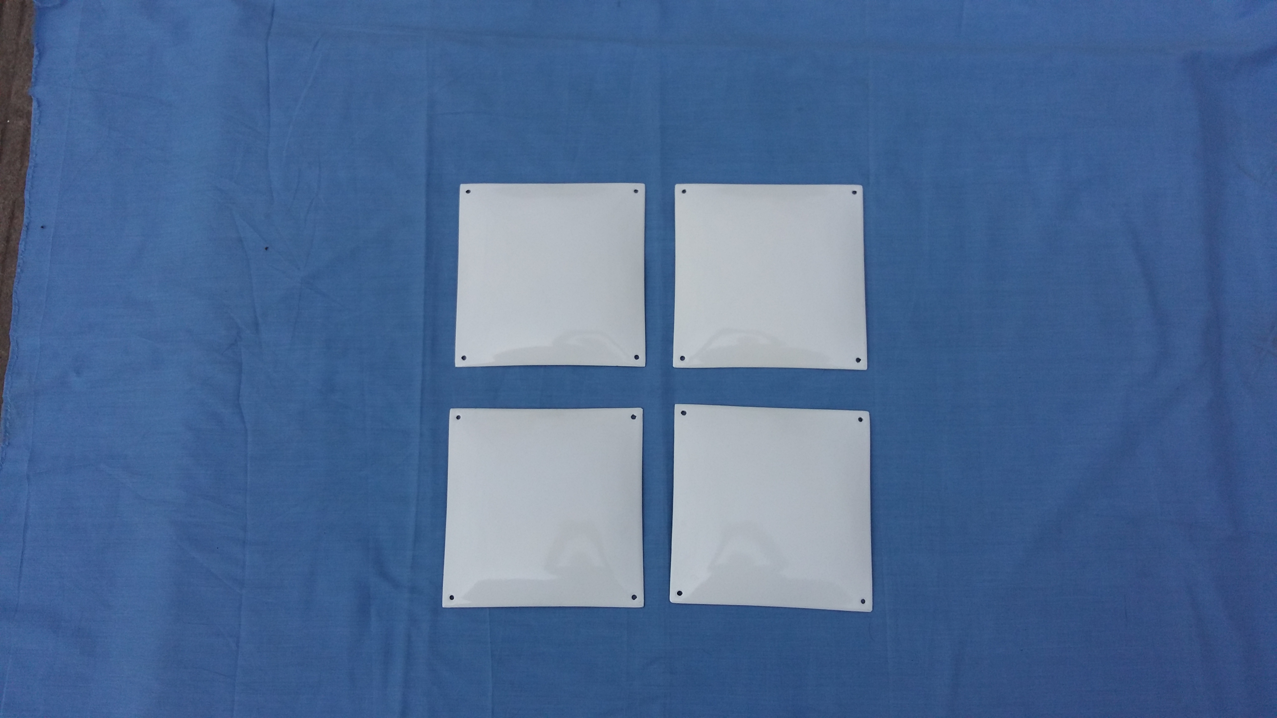 正方型標(biāo)牌帶孔1