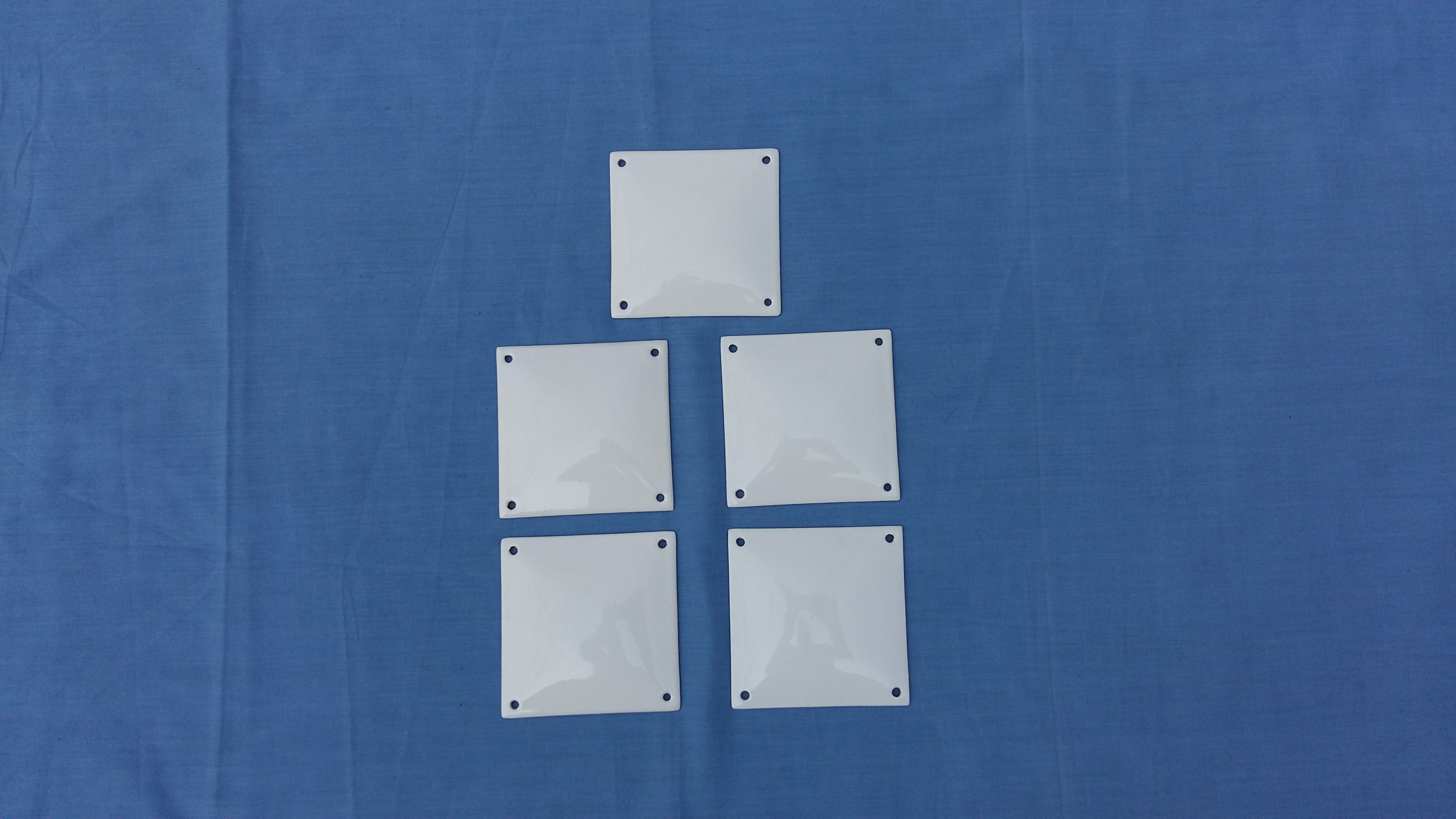 正方型標(biāo)牌帶孔2